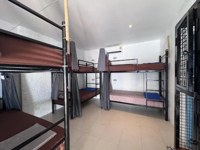 Bed in 8-Bed Mixed Dormitory Room — Kohmunity Hostel